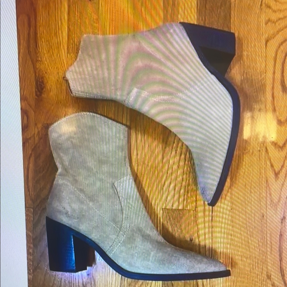 Elegant Cream Heeled Boots